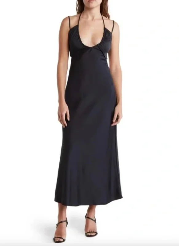 Fashion Essentials Sienna Dress In Black